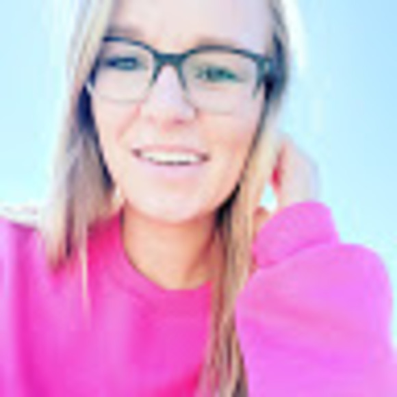 Meet your Posher, Lia - Picture 1 of 1